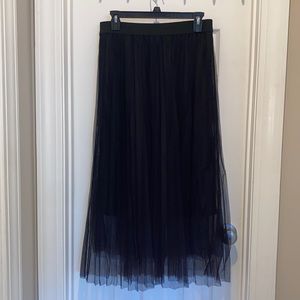 NWOT, large, pleated, black, tulle skirt